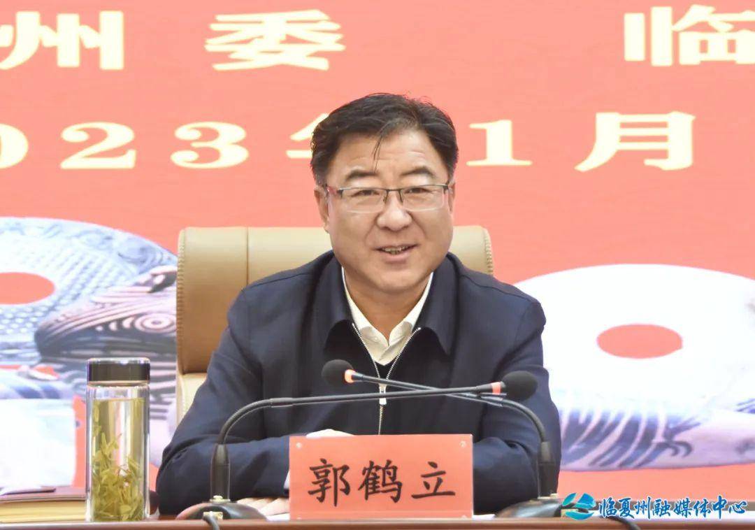 文物藏品捐赠者代表颁发了捐赠证书,荣誉证书及奖金牌,受奖代表王武明