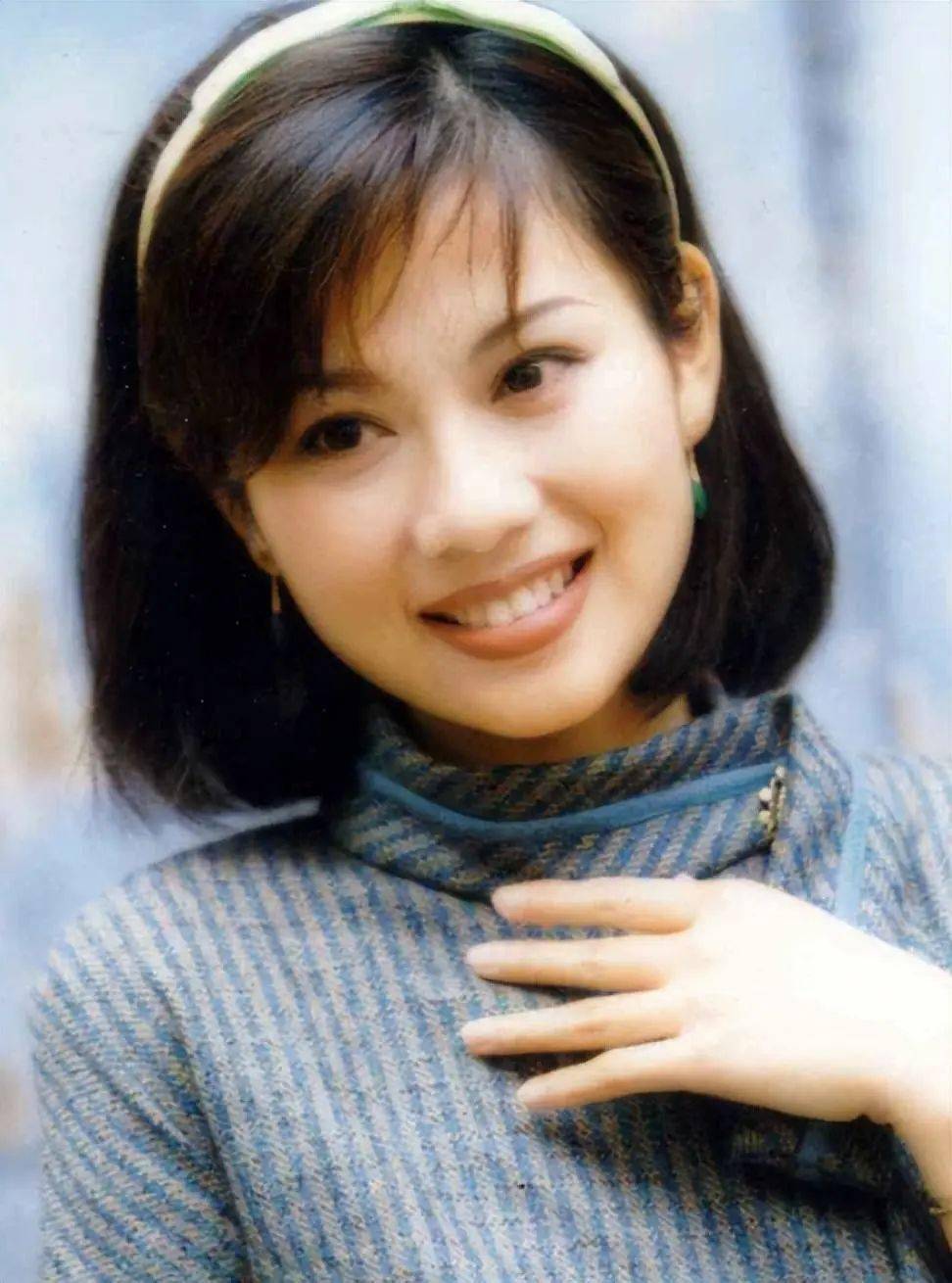 陈松伶:我这辈子最正确的事,就是40岁嫁给了小8岁的演员丈夫_生活