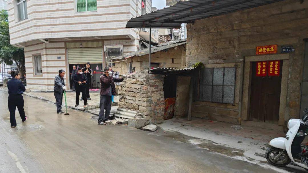 整治工作推进会会议精神,1月12日-13日,云霄县列屿镇城内村迅速行动