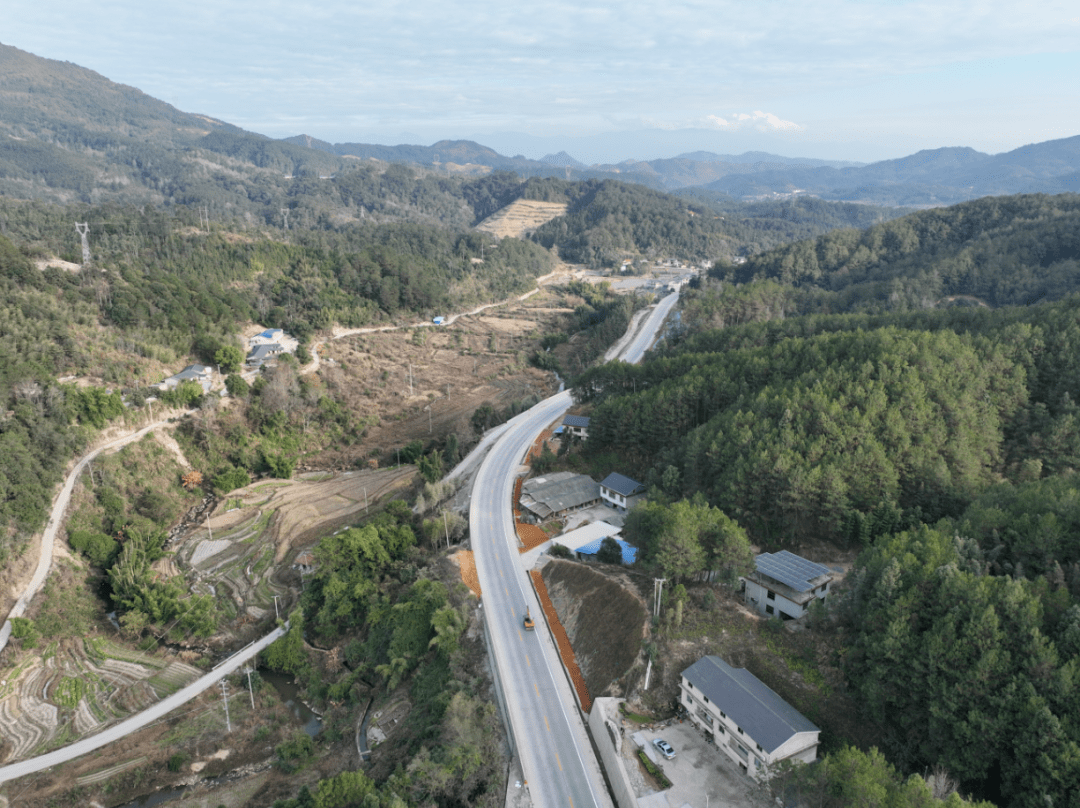 国道g356线永安曹远樟林至泥坪公路工程,是福建省重点项目.