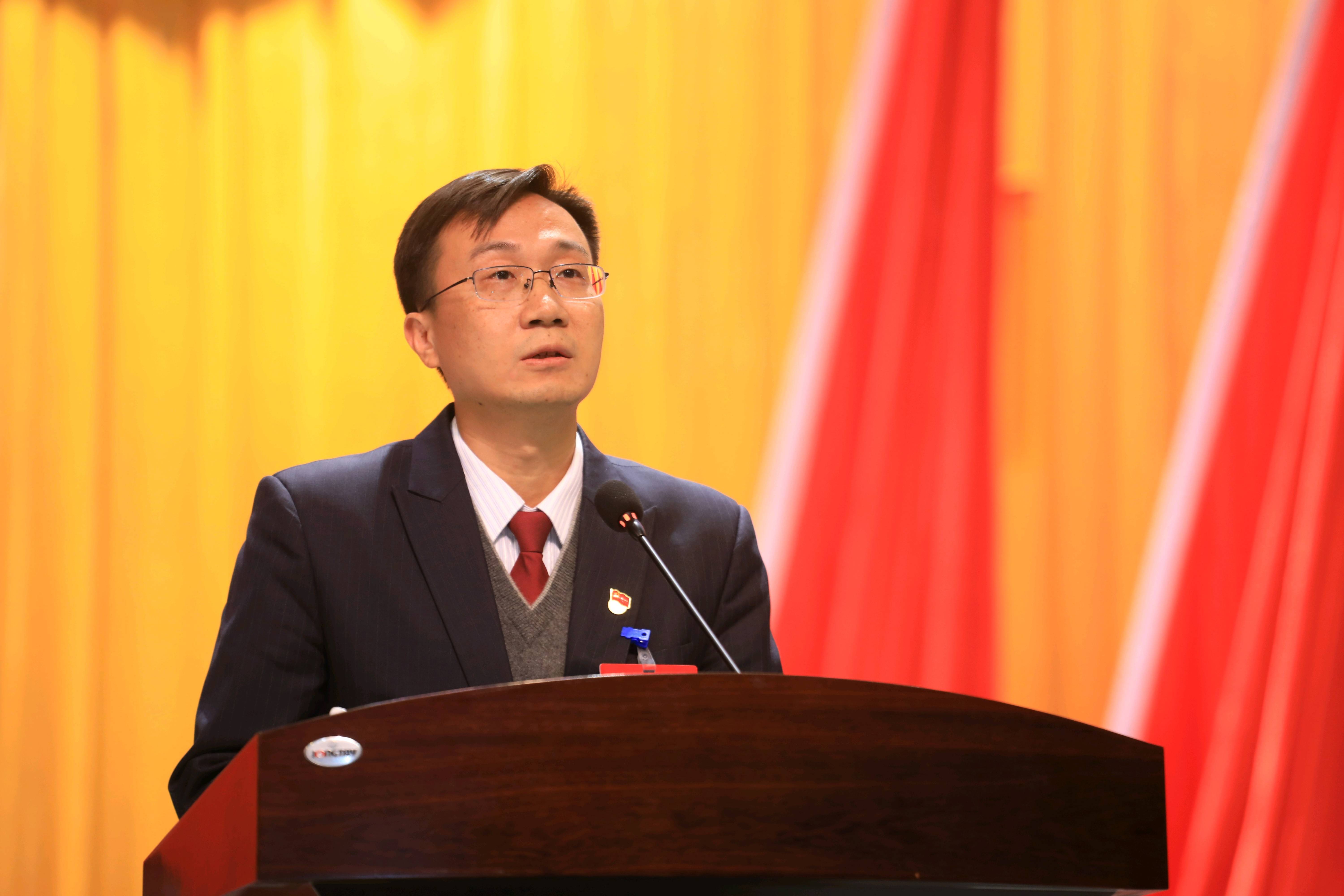 金湾区委副书记,区长刘军就经济工作发表讲话. 南方  关铭荣 拍摄