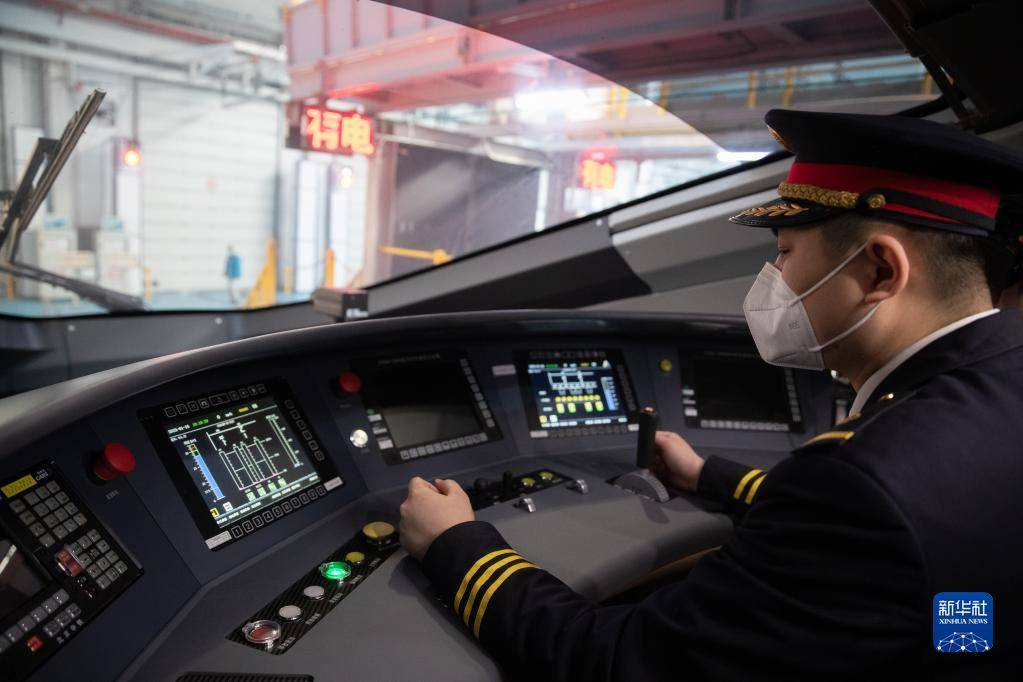 "中国速度"向北再延伸:复兴号高寒智能动车组落户黑龙江_盘蝊检修