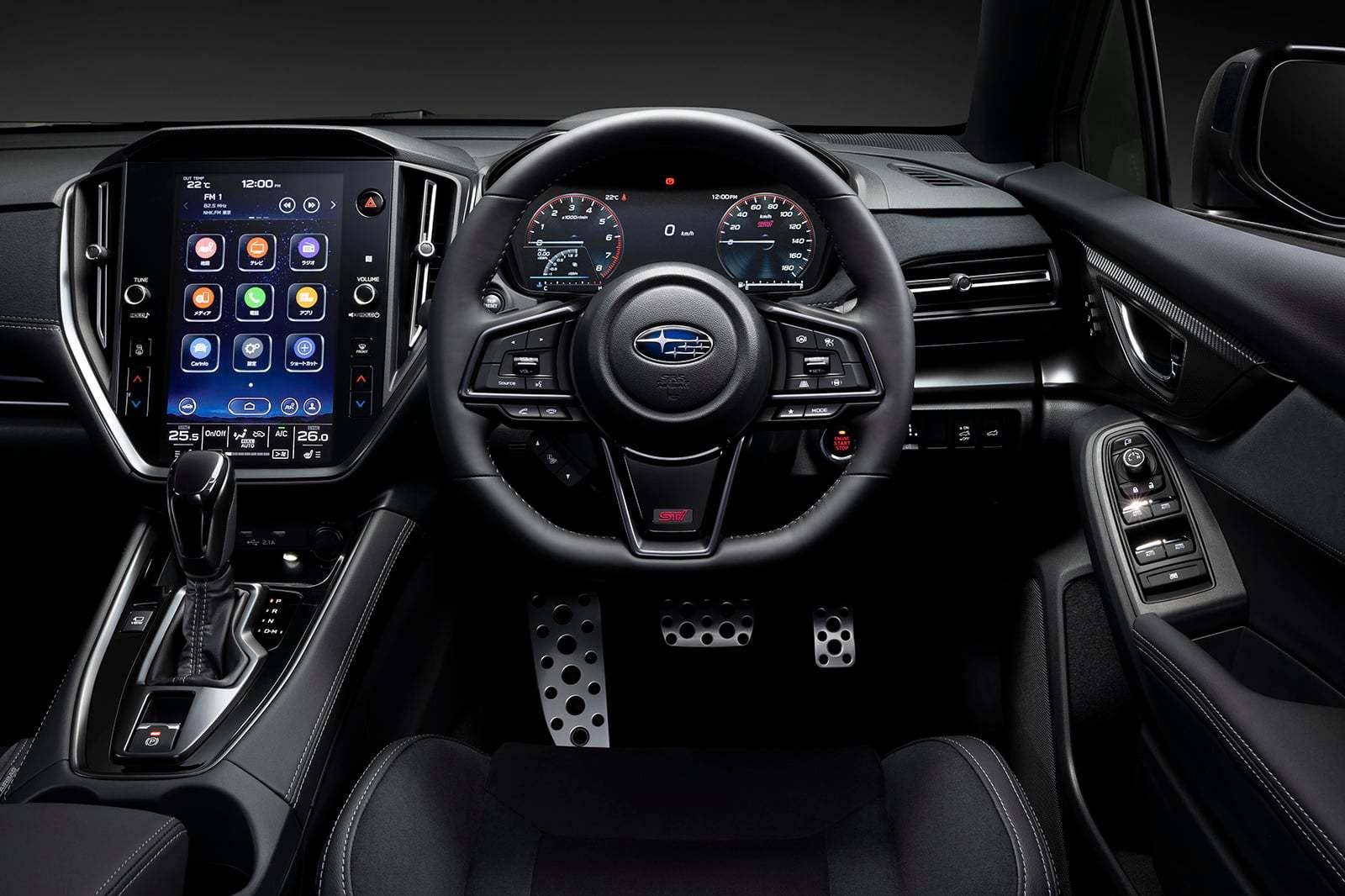 内饰部分,新车配备全液晶仪表与大尺寸纵置中控屏幕,搭配带有"sti"