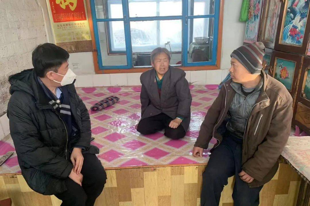 市民政局深入通河县富林镇德兴村开展走访慰问活动_驻村_工作队员