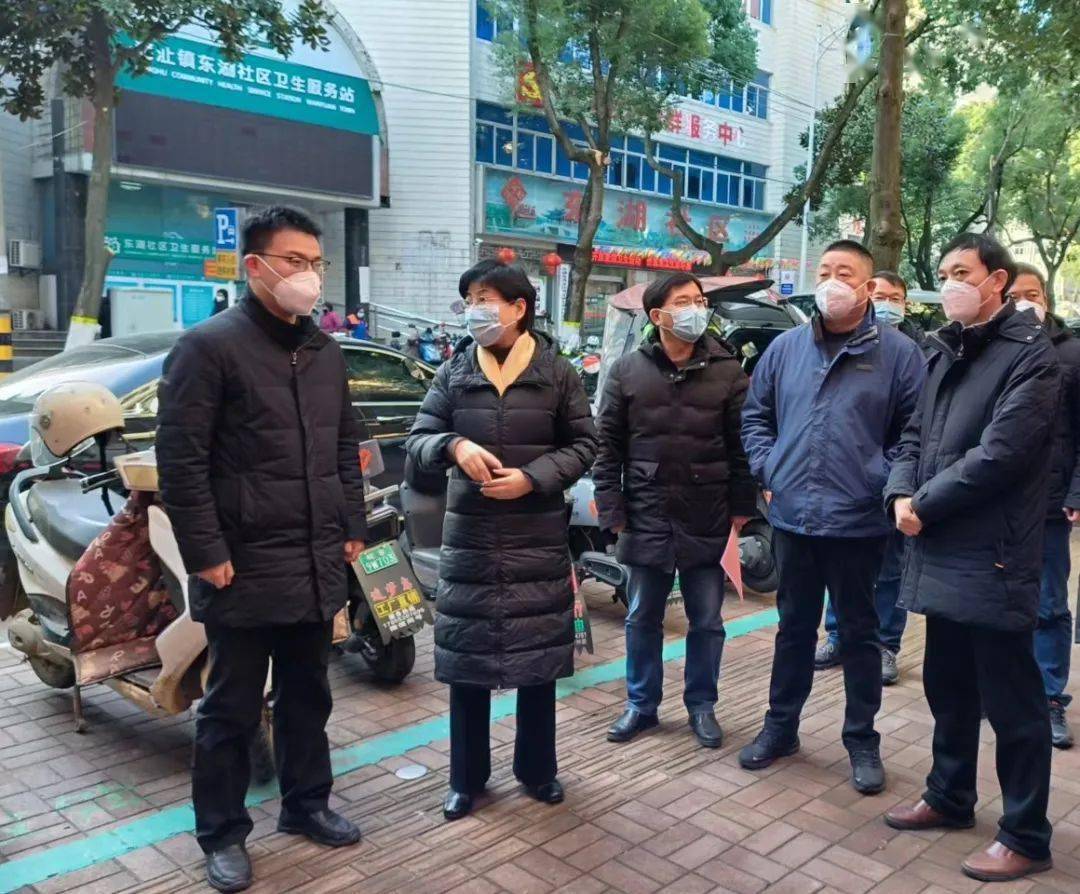 湾沚区人大常委会主任杨文玲一行深入窗口单位调研2023年春节氛围营造