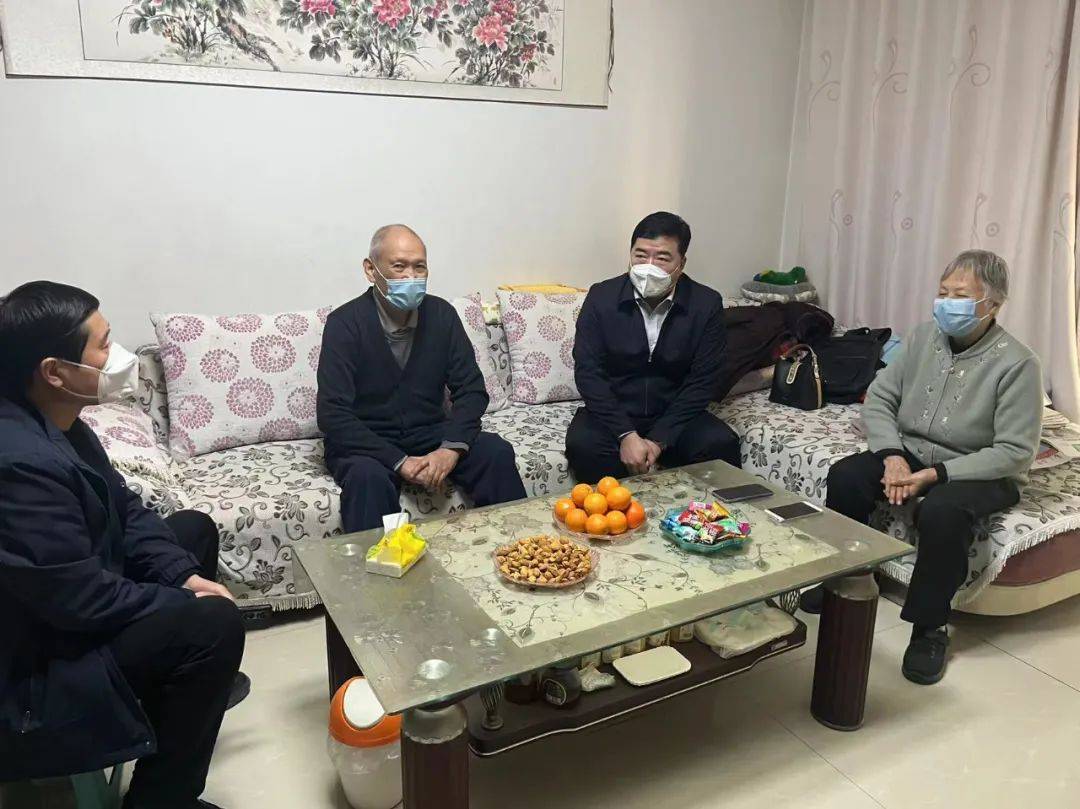 邢台市任泽区委副书记,区长赵现科带队开展节前走访慰问_生活_老干部