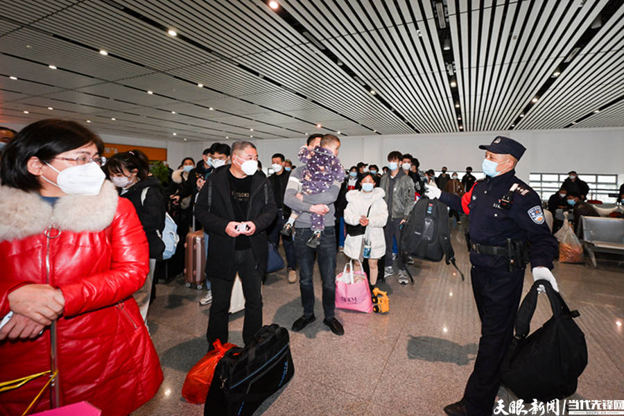 凯里:保春运 迎新春_南站_旅客_服务