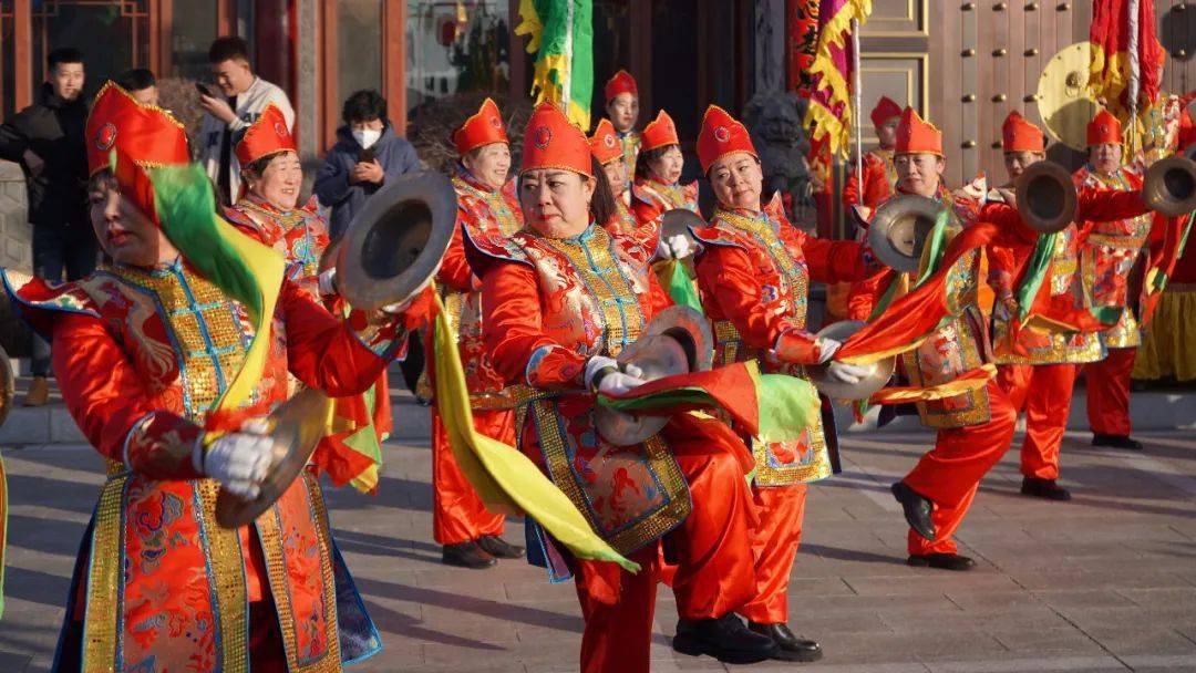 今天上午九點央視春節特別節目《向春而行丨歡聚這一刻》