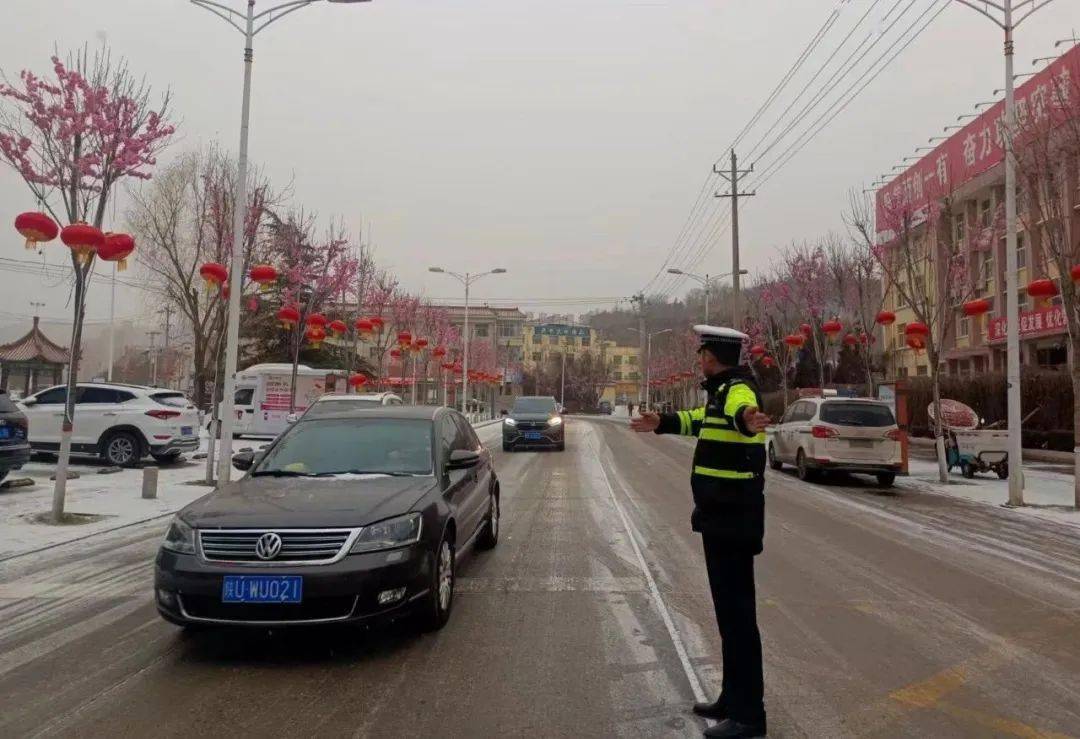 【春节我在岗】交警秦程:坚守工作岗位 守护万家团圆_旬邑县_交通