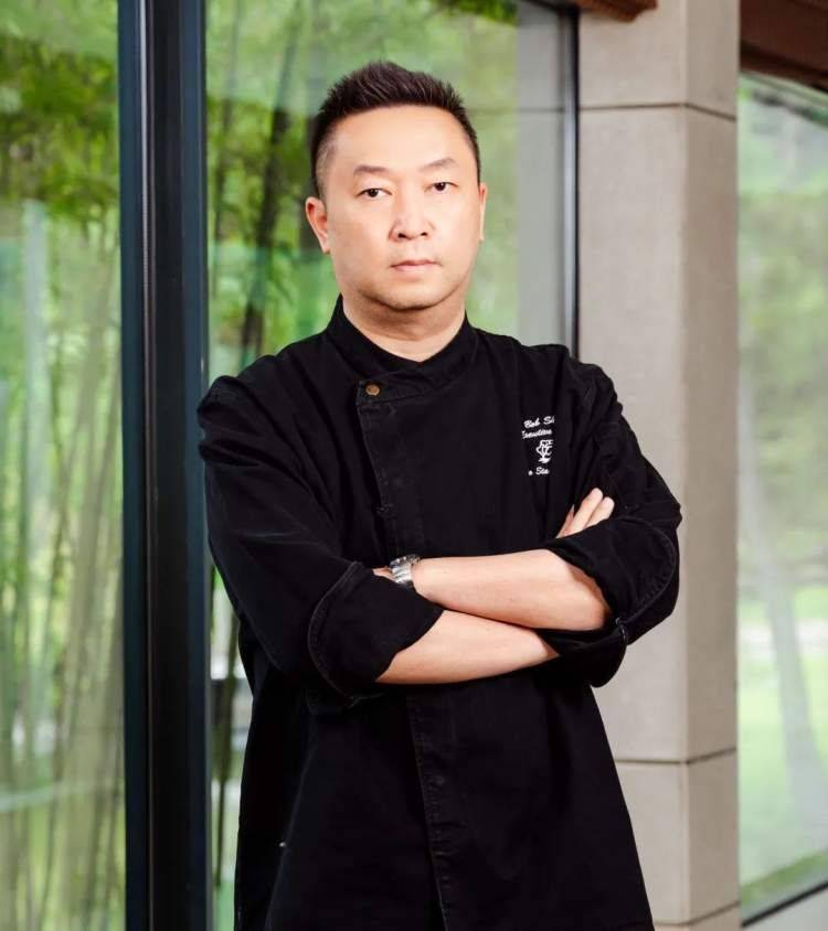 【教你做菜①】养生葱油薏仁烩明虾球_食材_沈巍_上海