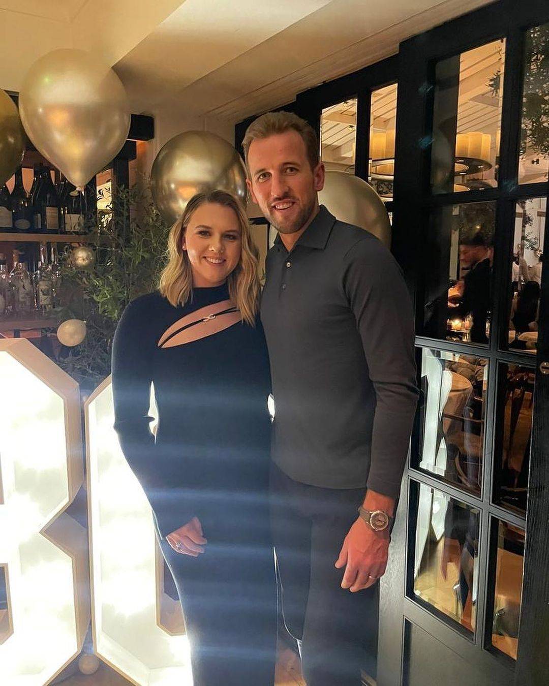 【社交秀】阿圭罗女友练瑜伽 格策妻子美艳自拍_女儿_苏亚雷斯