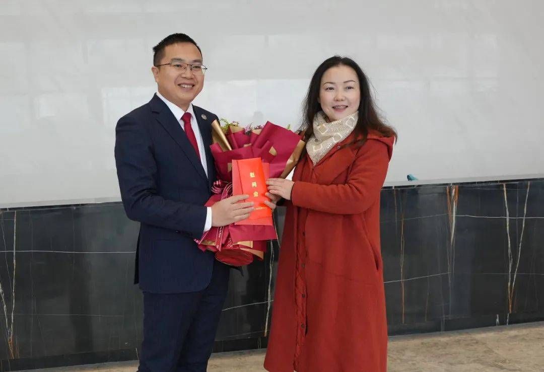 乐山市,五通桥区领导慰问永祥股份劳模和科技菁英代表_人才_能源_技术