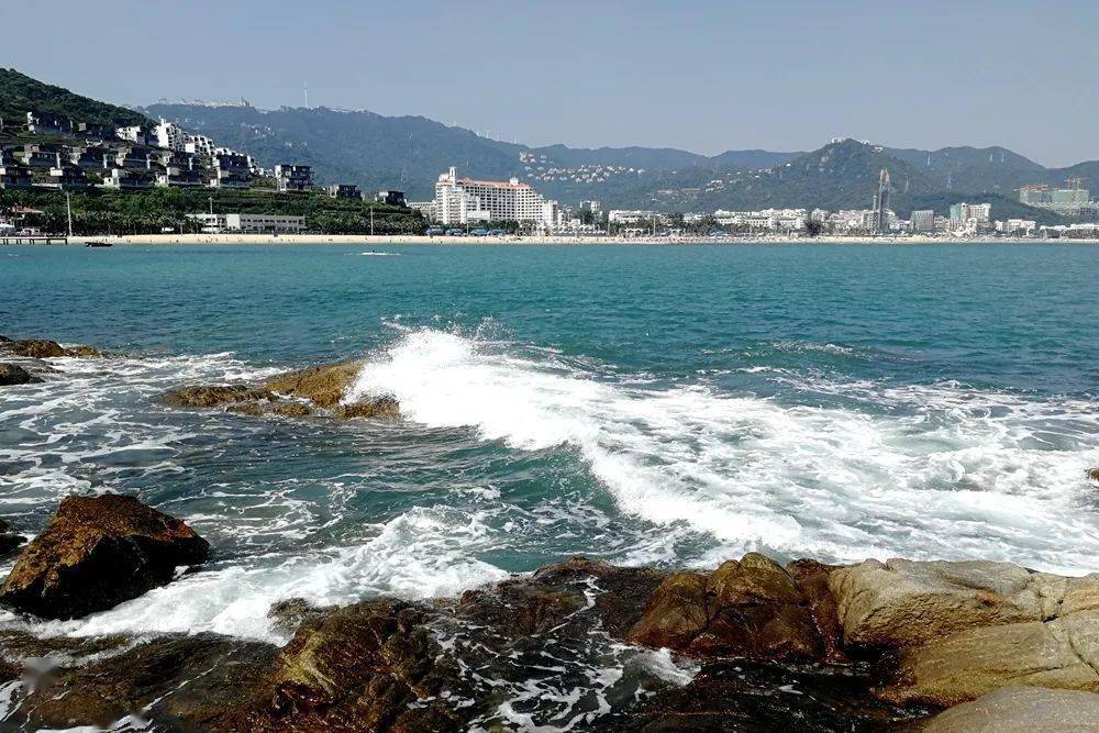 西起中英街古塔公園,沿著黃金海岸線,串聯起沙頭角,鹽田港,大梅沙