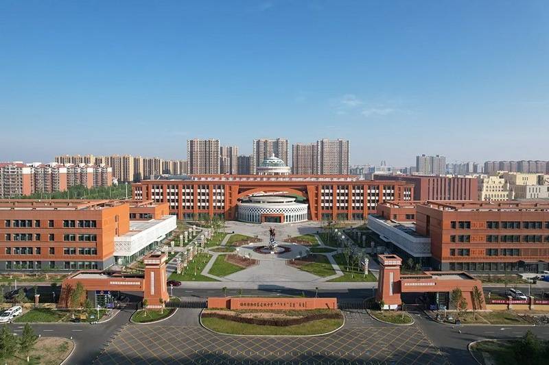 锡林郭勒盟蒙古族中学新校区建设项目荣获"鲁班奖"_内蒙古自治区_建筑