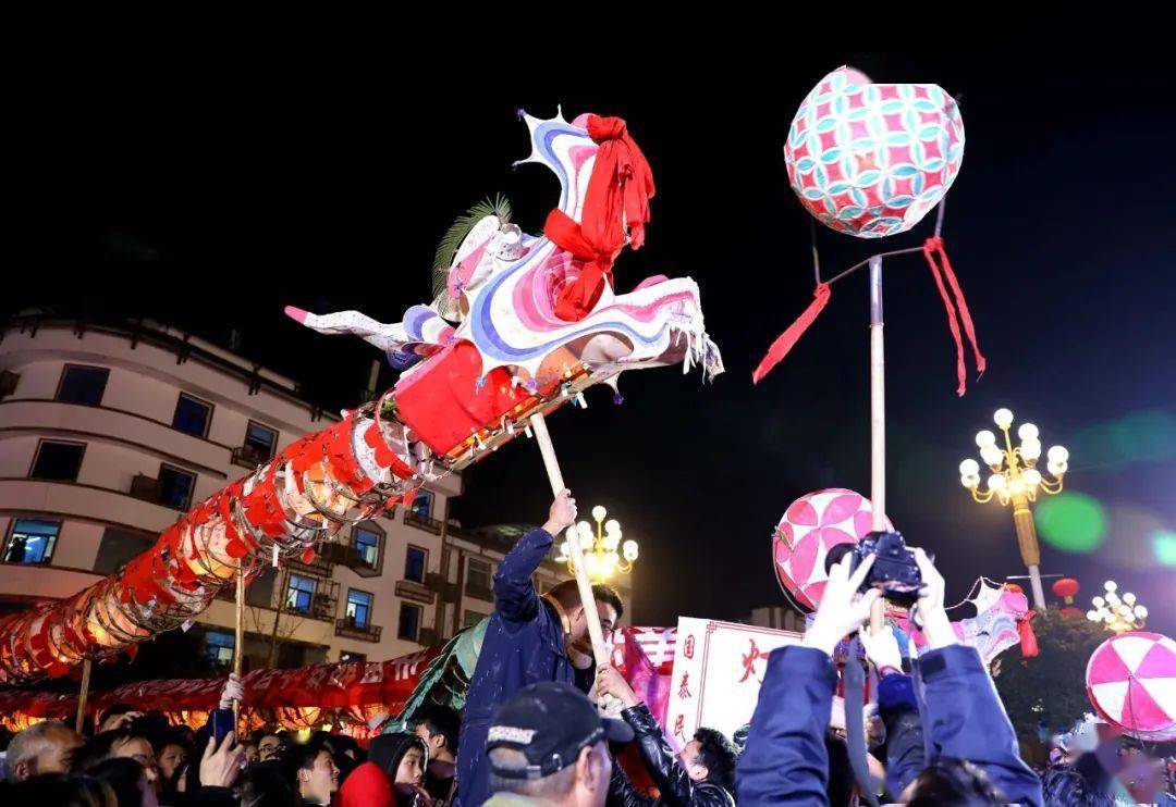 舞龙、花灯、巡游展演！黔东南为期七天的庆元宵“龙灯会”即将开始，精彩不容错过~_施秉_龙的_龙身