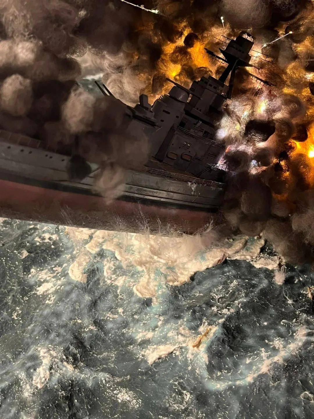 胡德号的末日,爆炸实在太惨烈了!_弹药库_皇家海军_火炮