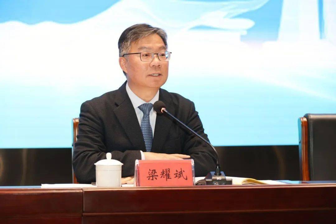 会议现场金湾区委书记,珠海经济技术开发区党工委书记梁耀斌出席会议