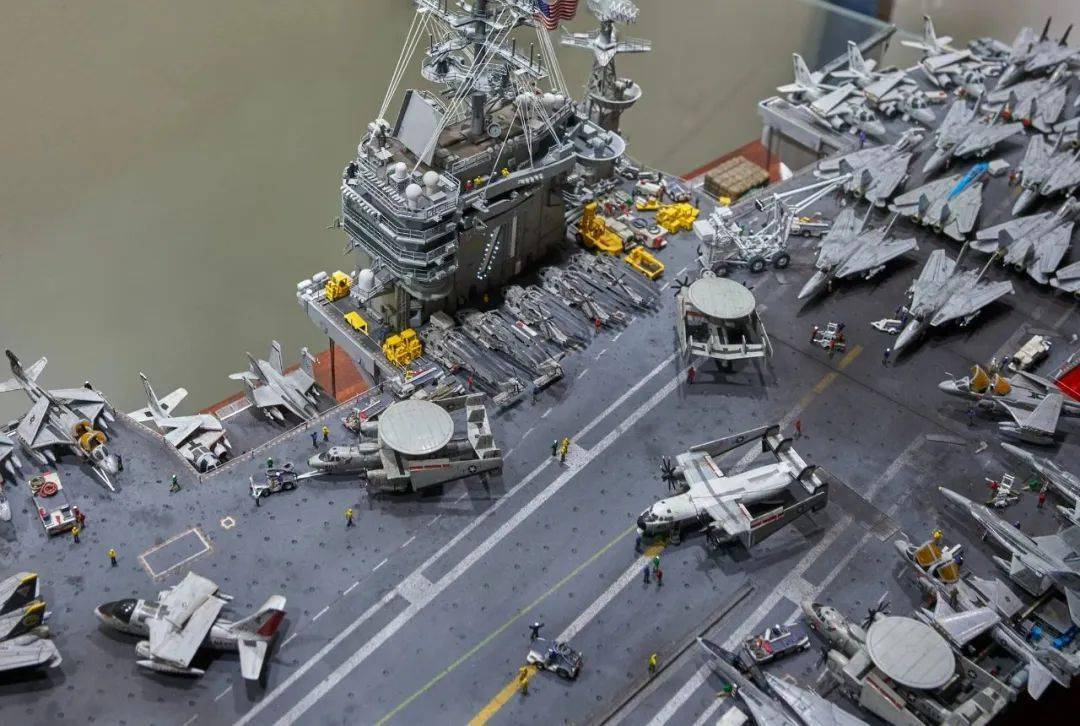 9年才完成vf-31中队f-14大猫猫的最后巡航2005-2006年他所表现的场景