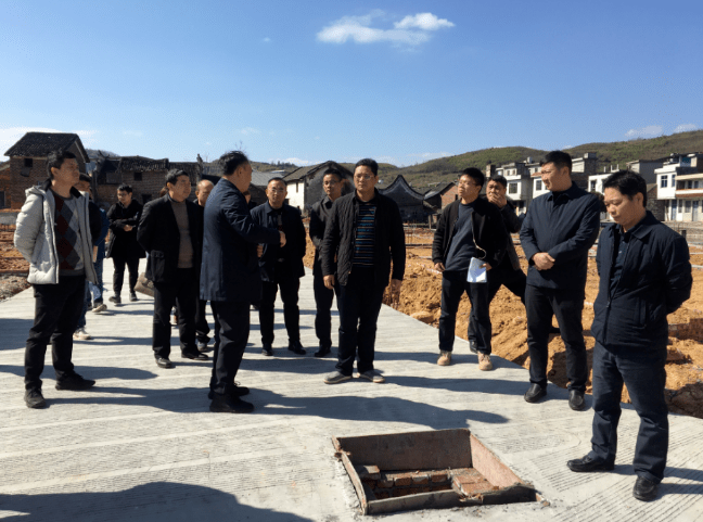 1月31日,县委副书记,统战部部长杨君毅率队深入部分乡镇调研西河乡村