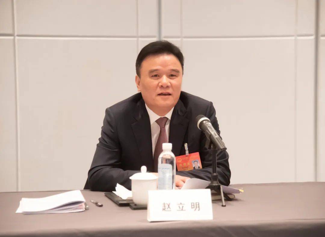 赵立明参加代表团审议时指出:融入大局乘势而上 抢抓临空经济示范区