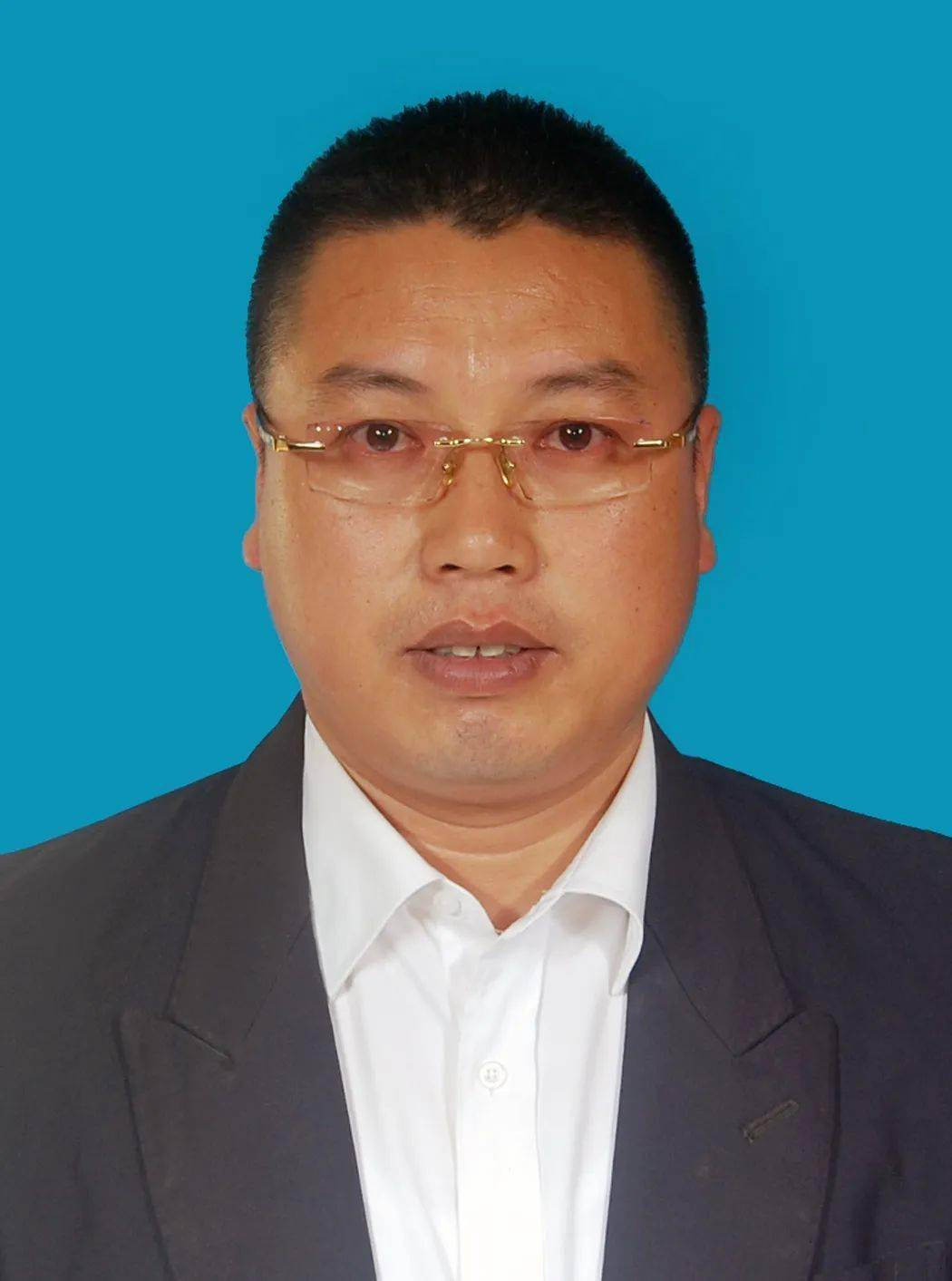 梁海滨03刘兰兰,1985年出生,旅顺口区三涧堡街道个体商户.