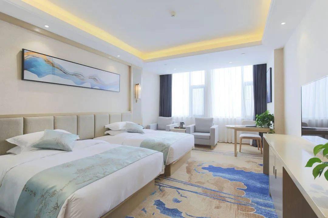 【七彩云南】滇中第一峰"轿子雪山" 罗平万亩油菜花 东川红土地.