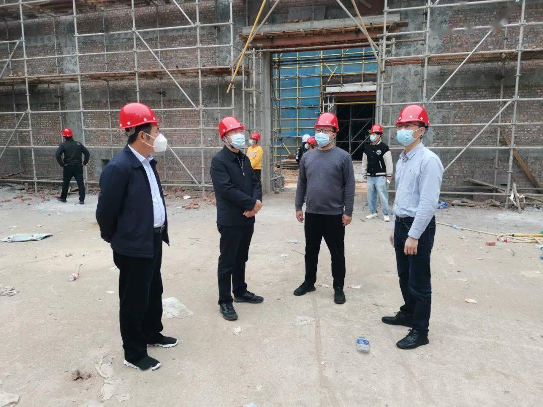 2月2日上午,市发改委副主任,市粮食和物资储备局局长王劲东带队督导