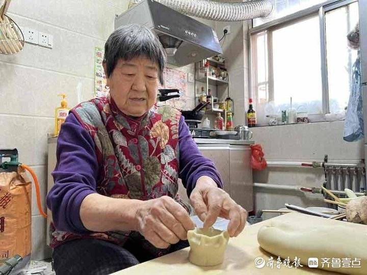 记者手记|正月十五,76岁姥姥教我捏面灯_豆面_月份_齐鲁