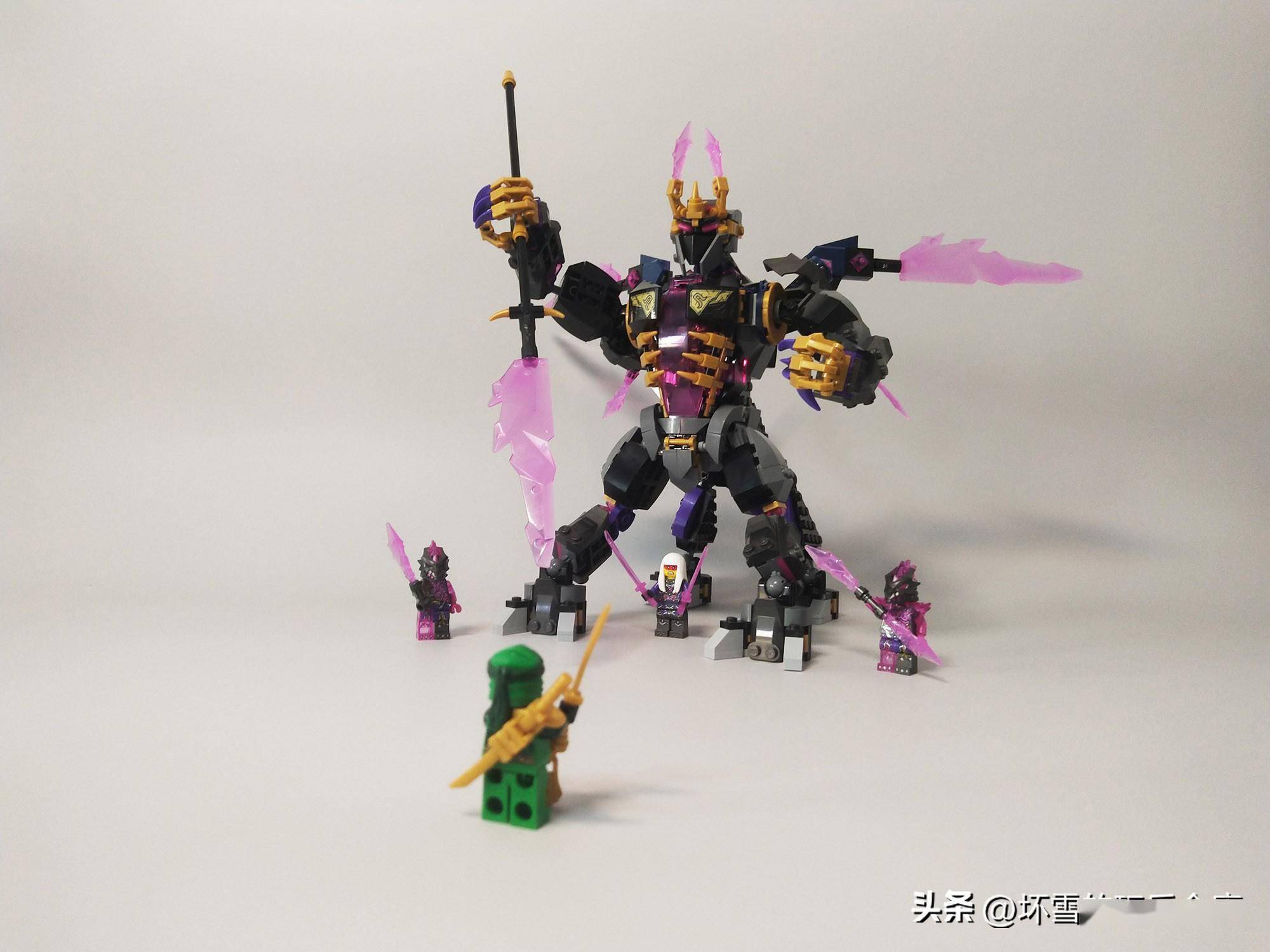 半人马造型的机甲:试玩乐高幻影忍者水晶之王机甲