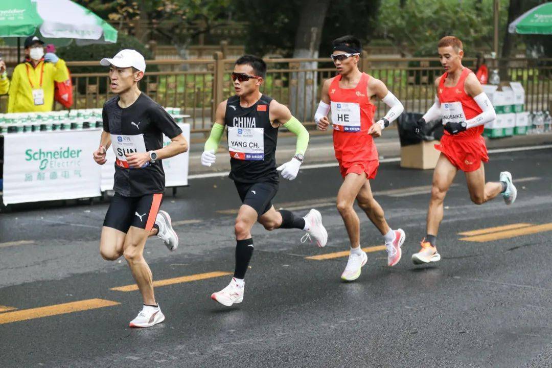 国产运动品牌们的"头牌选手"_合作_马拉松_赛场