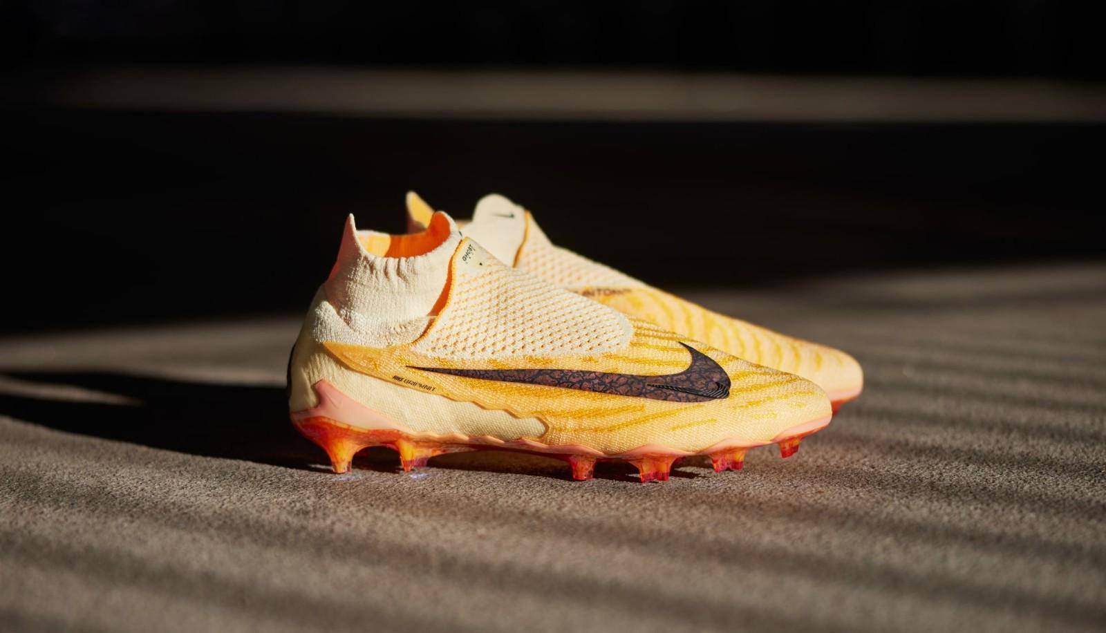 耐克推出phantom gx "blaze"限量版足球鞋_nike_火焰_科技