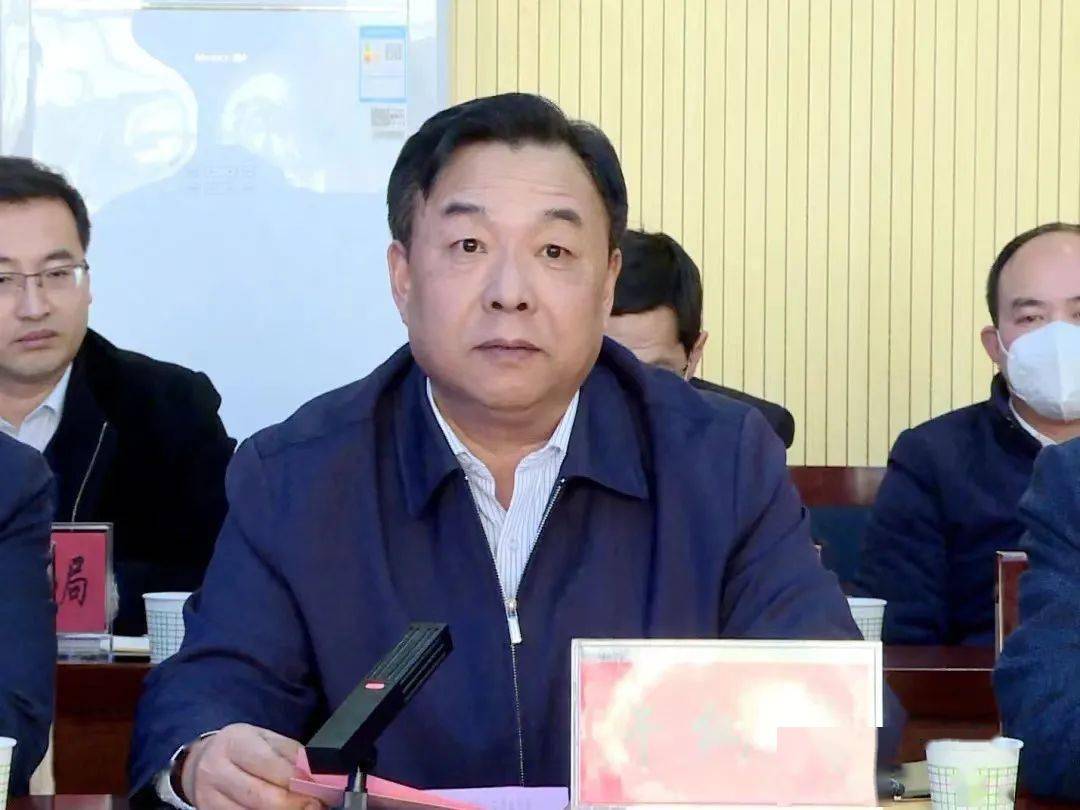 县委书记许树德参加签约仪式并致辞,张振亚,陈维山,黎辉等县四大班子