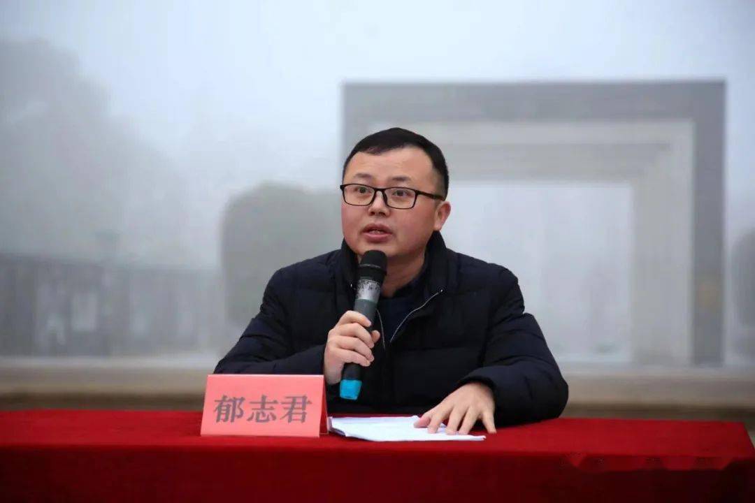 县教育局党委委员,副局长,平中书记,校长潘永飞,新城中学校长蔡新操及