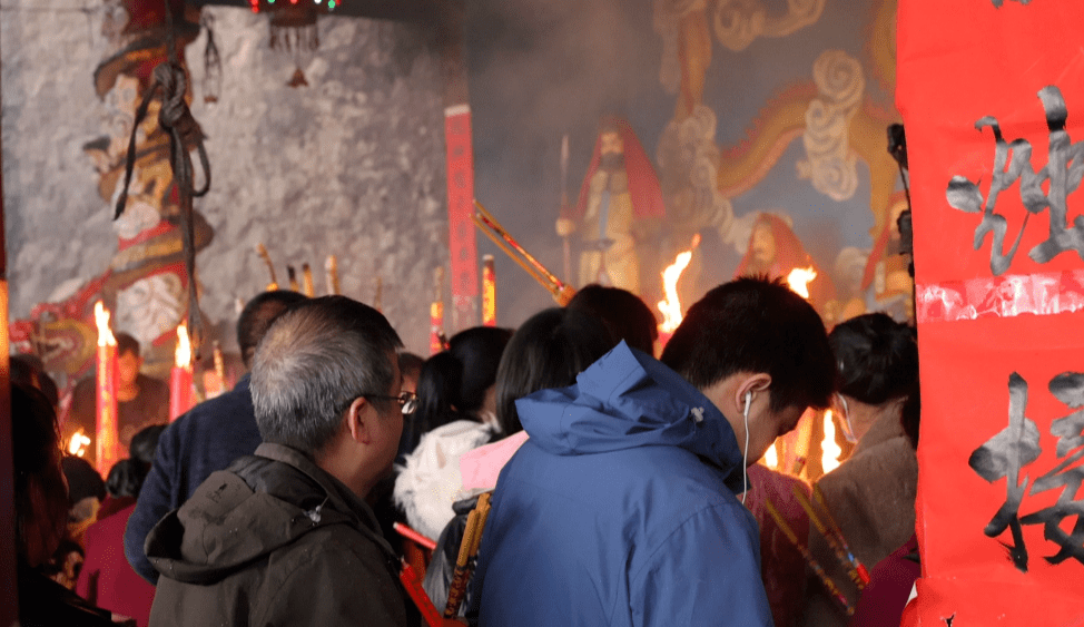 阔别了3年的贺州市平桂区黄田镇水岩坝大庙山庙会重新开启,吸引了众多