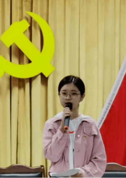 0304李怡颖"用一年不长的时间,做一件终身难忘的事.