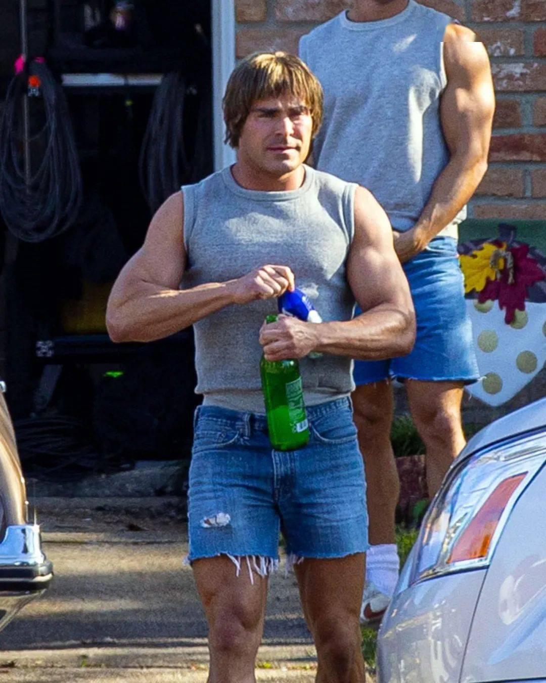 《铁爪》,他扮演的是一位摔跤运动员 kevin von erich