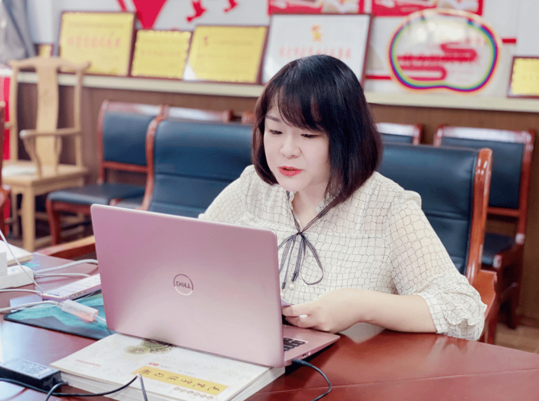 杂志铺2022"全国优秀校园阅读推广大使"肖倩:做守护阅读者的灯塔_活动