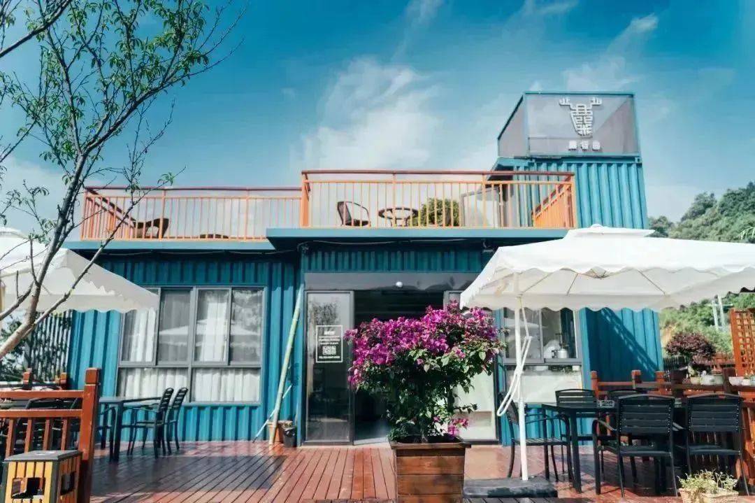 罗汉山庄天朗气清的日子里,来黑麋峰住民宿,玩游乐项目,看朝霞落日