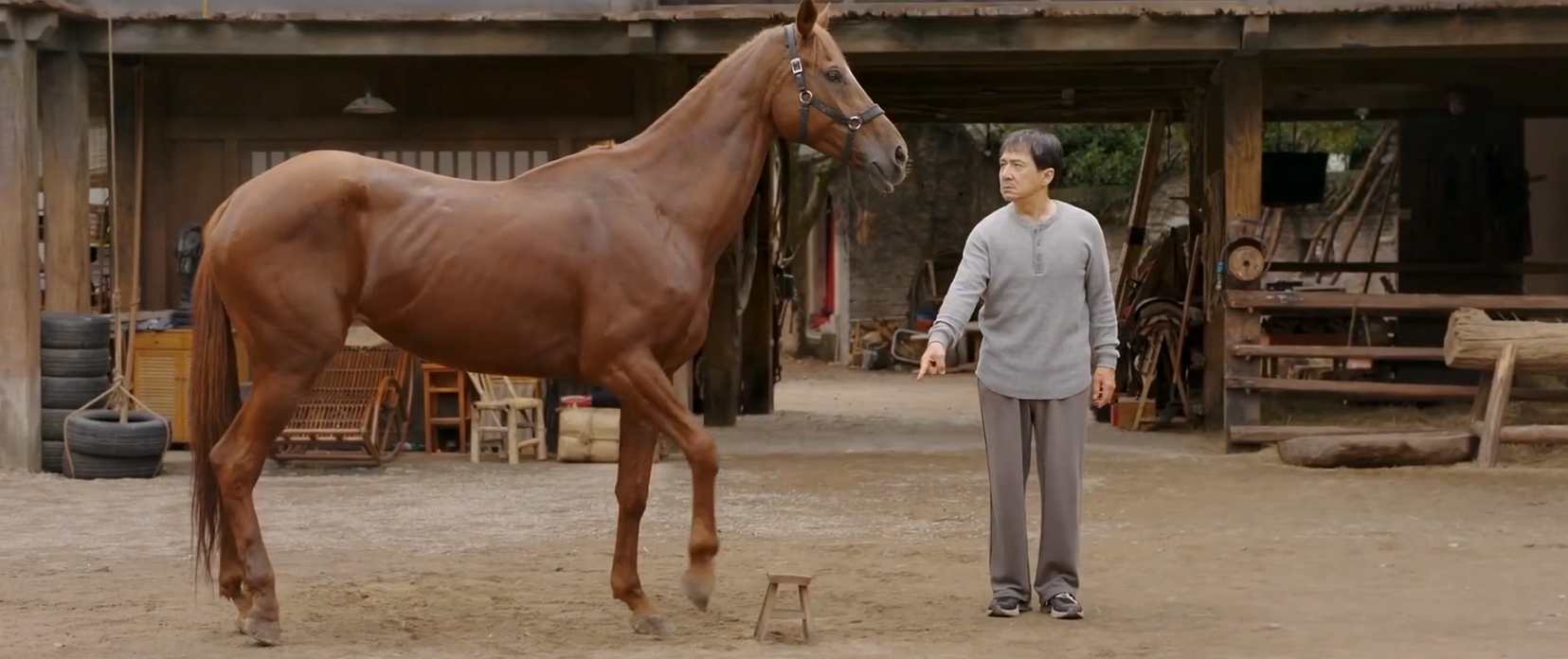 成龙踢足球（成龙踢足球影戏
叫什么名字）《成龙踢足球电影叫什么名字》