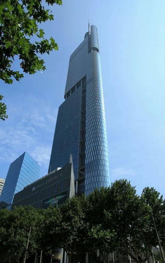 省会城市的标志性建筑_国际会展中心_广场_方圆大厦