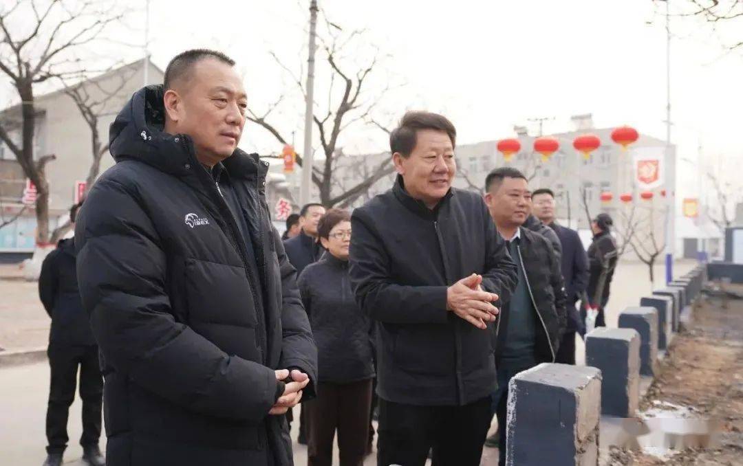 观摩剖析活动分四组进行,分别由李贵富,丁会强,薛向刚,刘永宏率队,对