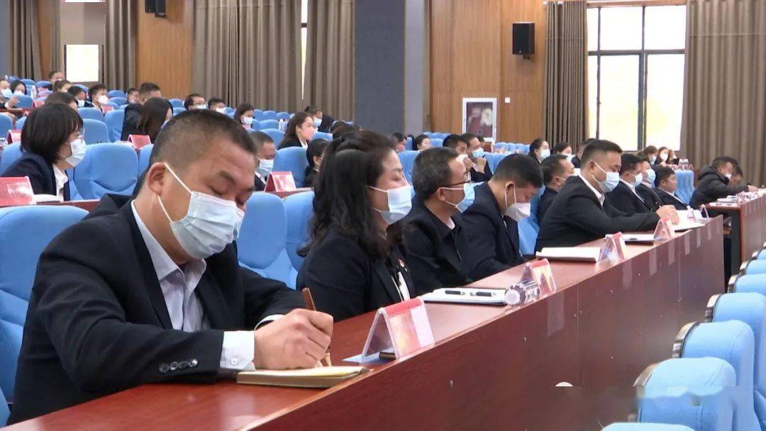 本次培训邀请了望谟民族中学原党委书记,校长龙婴同志和望谟县民族