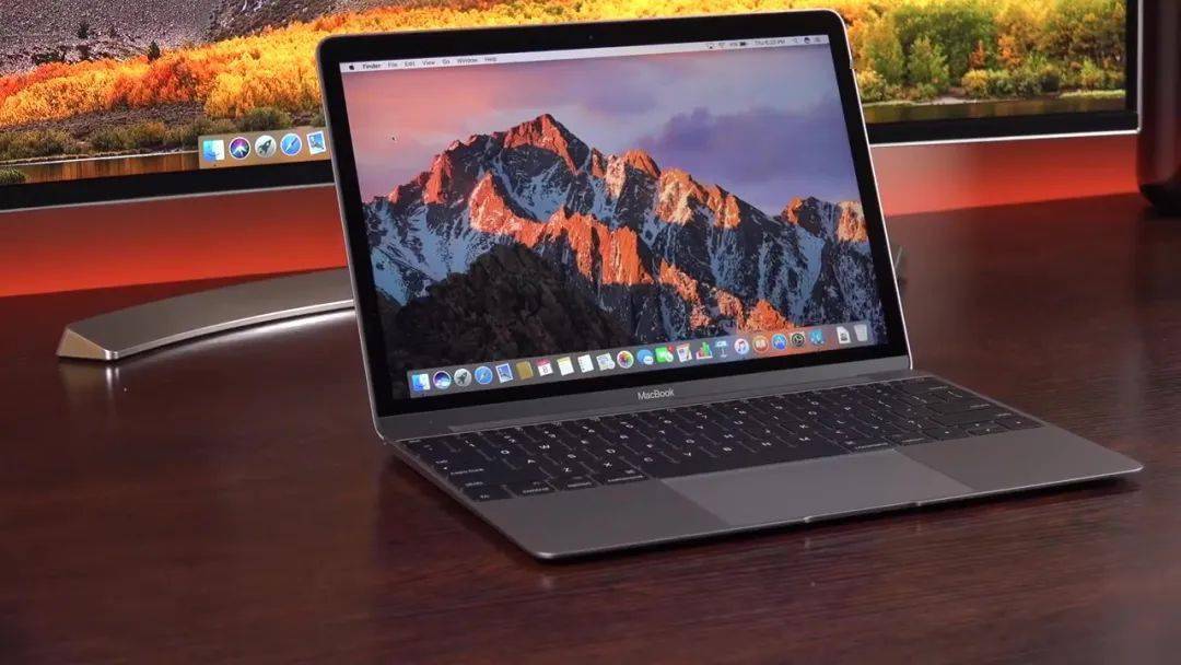 BB鸭 | 抖音整治违规美食探店；​苹果将发布12寸MacBook和AR头显；​特斯拉上海工厂被曝停产升级