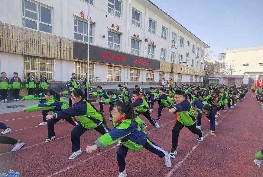 县学街小学:冠军进校园,榜样向未来!_摔跤_刘天胜_全国