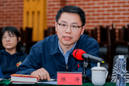 中国作家网总编辑 陈涛陈涛认为,《金枝(全本)》为家族叙事提供一个新