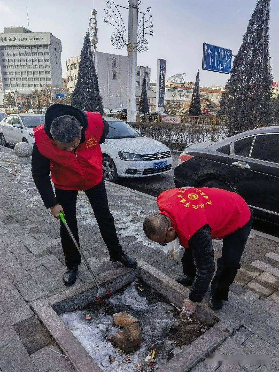 怀仁市医疗集团人民医院小烟头大文明举手之劳彰显文明之风