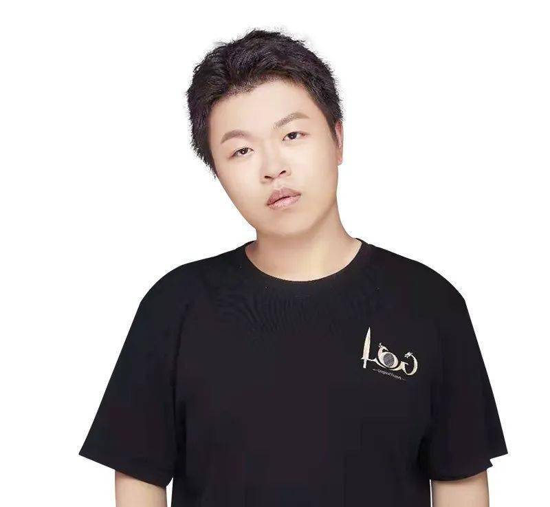 log拂槛 ——"江湖人称门老八 22身份两开花"传奇周周 ——"传奇周周