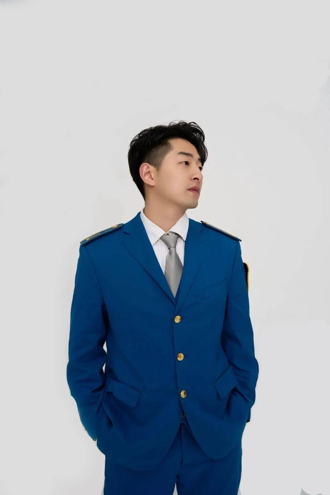 在成都地铁,三分钟就能爱上五个帅哥?_乘客_服务_姐姐