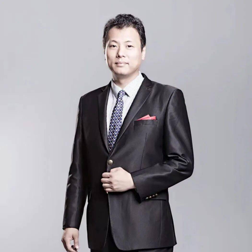 董事长钱利发展副总裁洲际智选假日大中华区金璐翊总裁蓝海集团黄鉴中