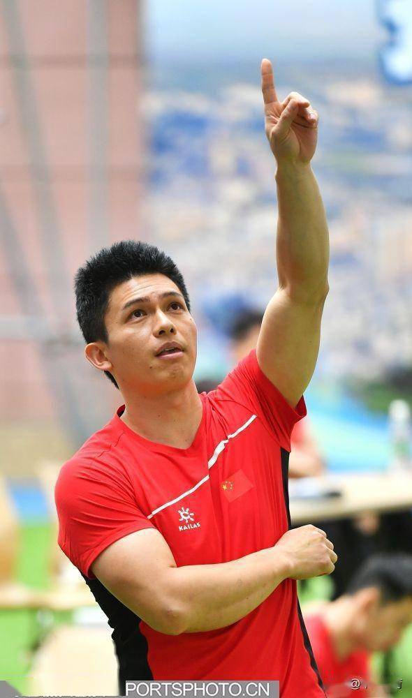 [图集]世界冠军钟齐鑫在海南指导国家攀岩队训练_主管_教练_中国